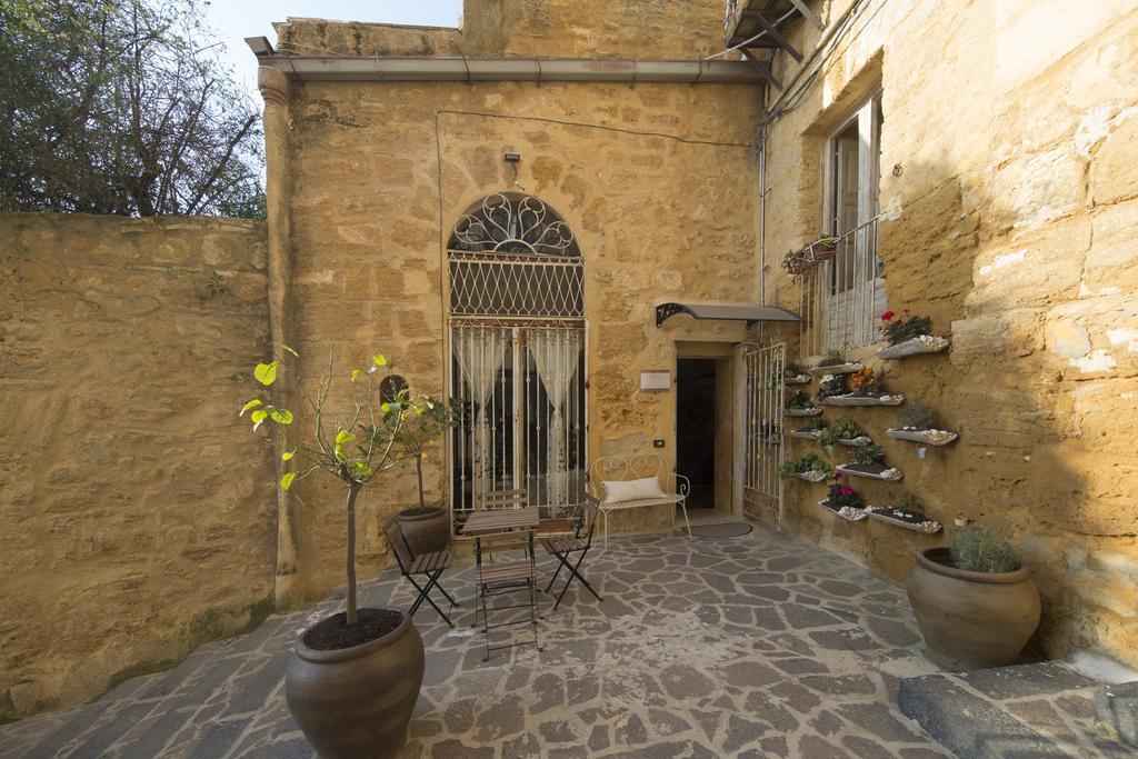 Bed and Breakfast Le Stanze Dello Scirocco Sicily Luxury Agrigento Exterior foto